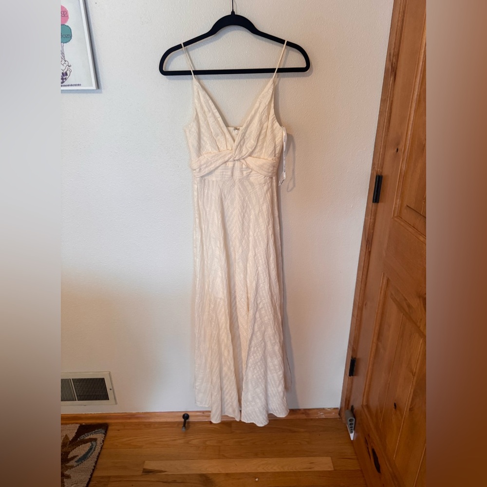 Sheike White Garment